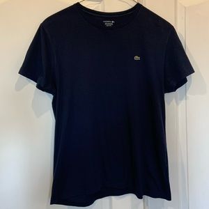 Men’s Lacoste T-shirt in size 5 or large